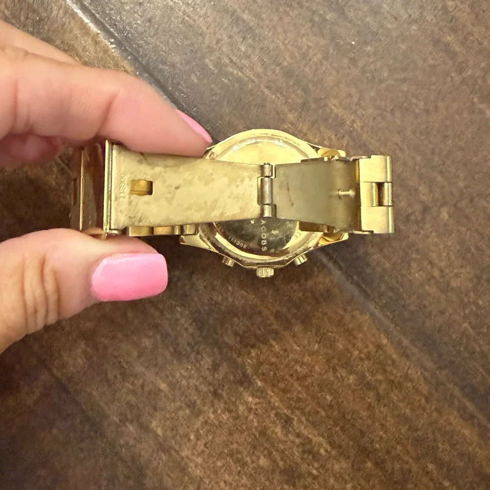 Marc By Marc Jacobs Gold Women's Watch - Picture 9 of 10